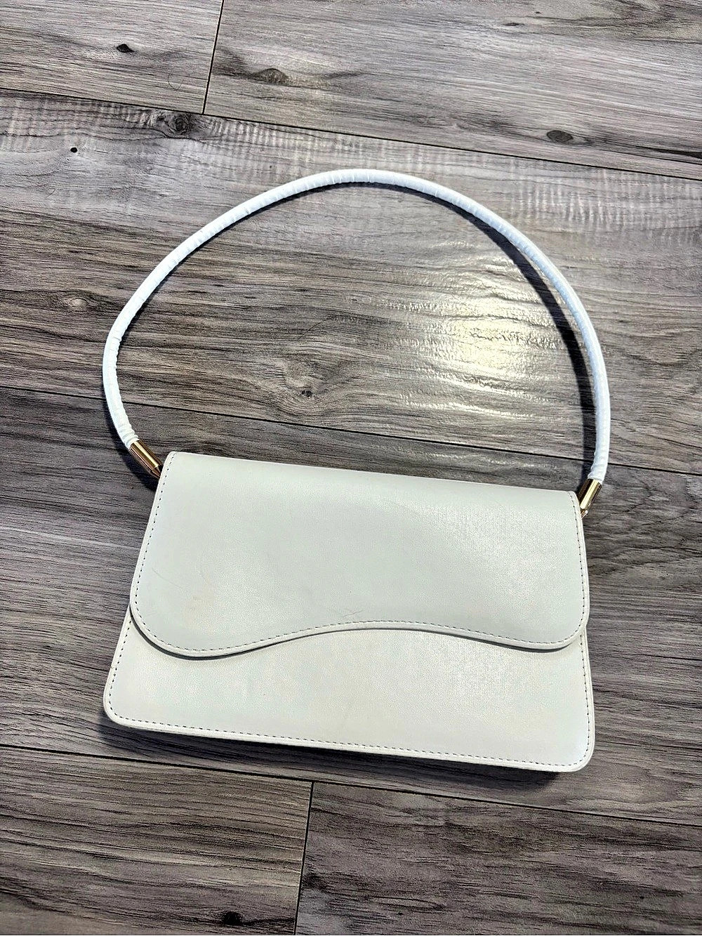 Shoulder Bag in White Like New